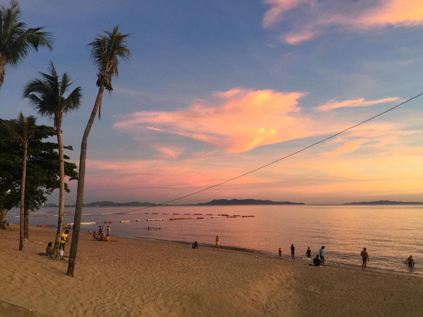 Sötnos Hotell Jomtien Beach Exteriör bild