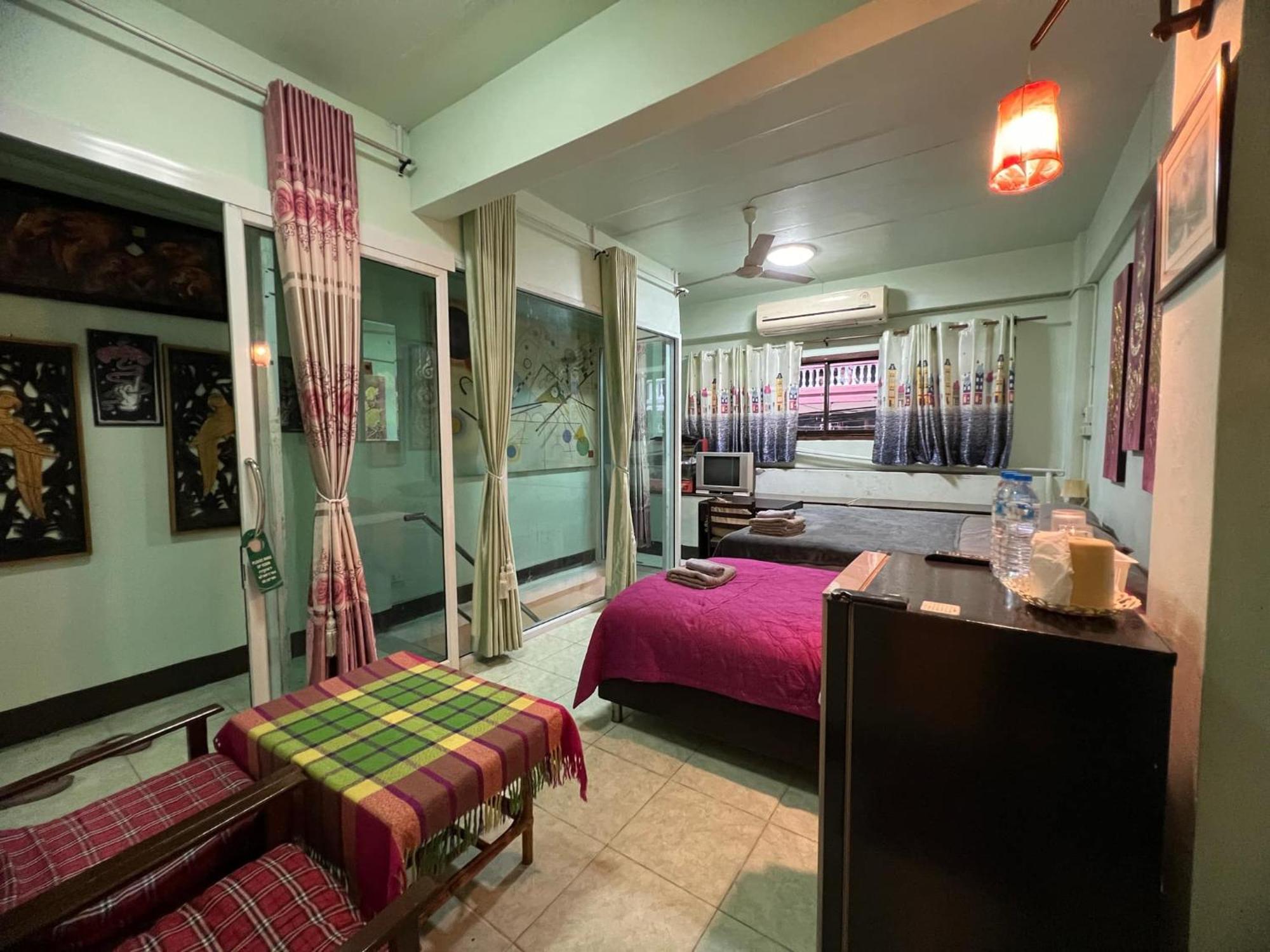 Sötnos Hotell Jomtien Beach Exteriör bild